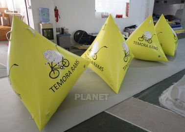 balise gonflable de triangle de bâche jaune de 1.2m avec le logo fait sur commande