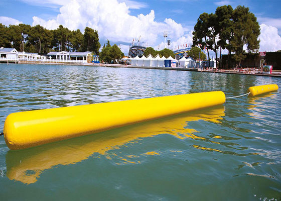 Adaptez tube aux besoins du client gonflable jaune de flottement de balise de cylindre de PVC de 0.9mm le long pour le parc aquatique